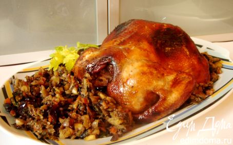 Рецепт Запечённая курица,фаршированная орехами и черносливом