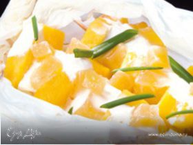 Шашлыки из ананаса с соусом крем-фреш