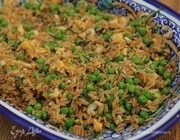 Рис с яйцами и зеленым горошком по-индонезийски
