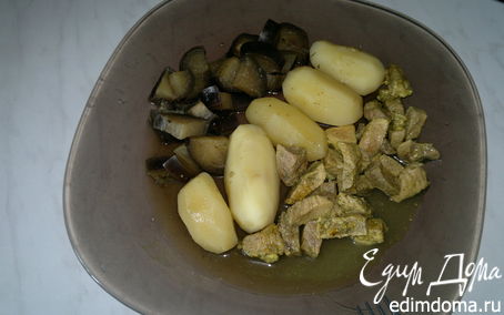 Рецепт Картофель с баклажаном и свиная лопатка с кориандром и куркумой