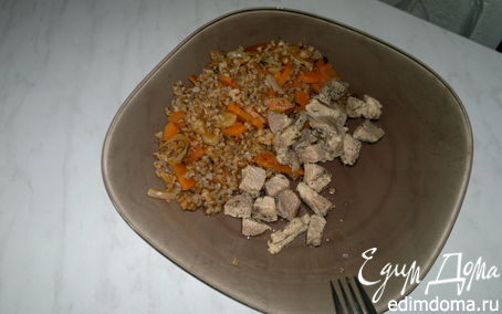 Рецепт Гречка с морковью и луком ( классика ) и свиная лопатка с шалфеем и чабрецом