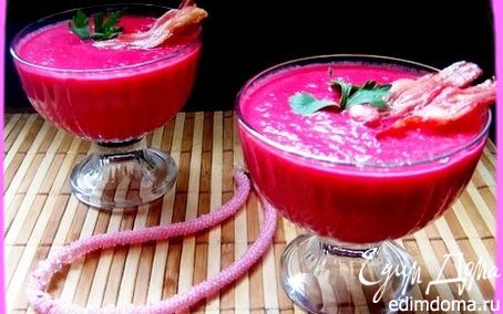 Рецепт Свекольный суп-пюре с яблоками и беконом