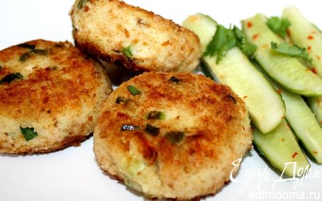 Рецепт Котлеты из копченой рыбы с огуречным салатом