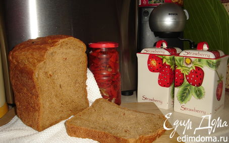 Рецепт Ароматный хлеб с вялеными томатами в хлебопечке
