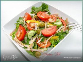 Салат из любимых овощей с карбонатом