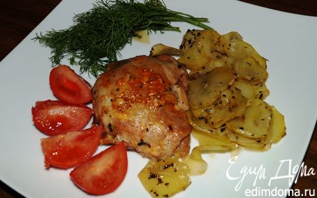 Рецепт Куриные бедрышки с ароматными картофельными ломтиками