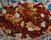 Рисовый салат с голубым сыром, орехами и грушей