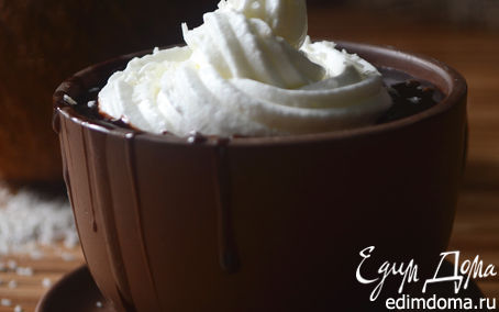 Рецепт Кокосово-ванильный горячий шоколад со взбитыми сливками