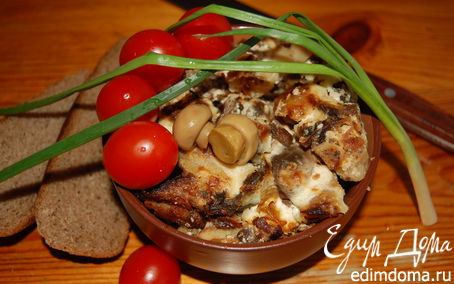 Рецепт Картофель по-деревенски, запеченный с печенью, грибами, луком и сметаной