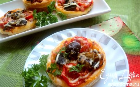 Рецепт Мини-пицца с грибами и ветчиной