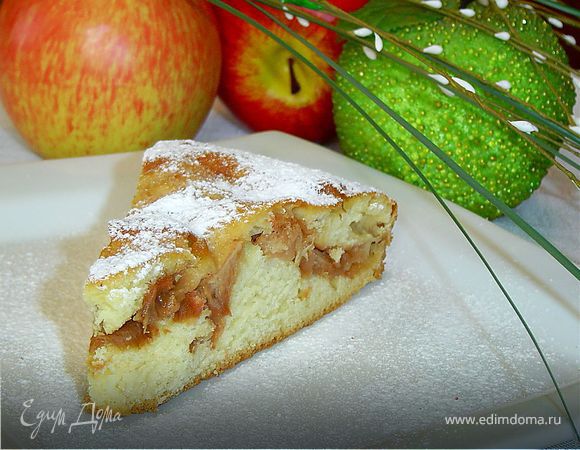 Пирог на сковороде с творогом и яблоками. Рецепт с фото