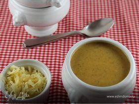 Пряный морковный суп-пюре с бататом, грибами и грушей
