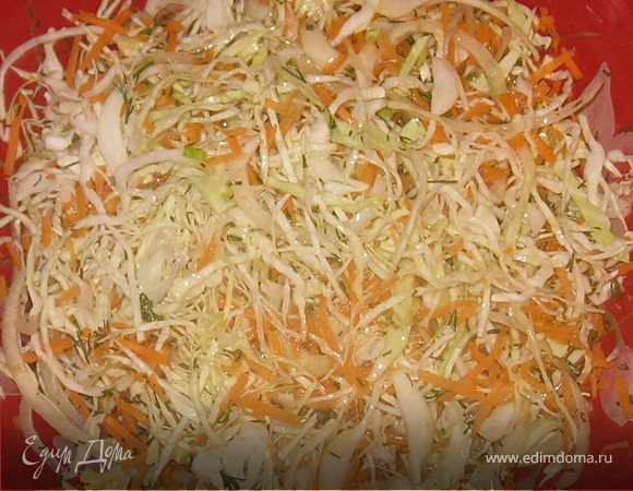 Салат витаминный из капусты и моркови