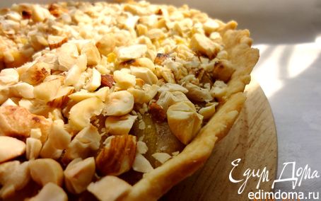 Рецепт Пирог с миндальным кремом, персиками и орехами