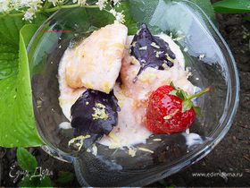 Мороженое с клубникой, базиликом и лимонной карамелью ("Вкус лета")