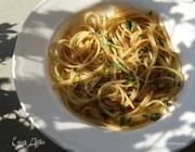 Спагетти с луком и анчоусами