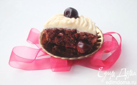 Рецепт Шоколадные мини-кейки с черешней