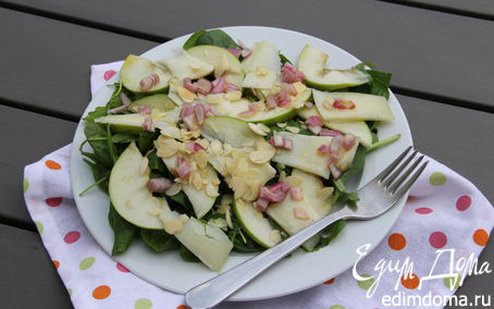 Рецепт Салат со шпинатом, яблоком, пекорино, миндалем и гранатом