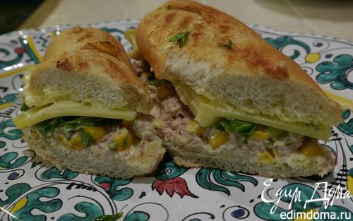 Рецепт Горячий бутерброд с тунцом, кукурузой и домашним майонезом