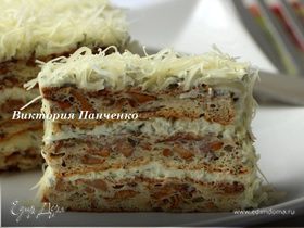 Закусочный бисквитный торт с лисичками, творожным кремом и сыром Джюгас