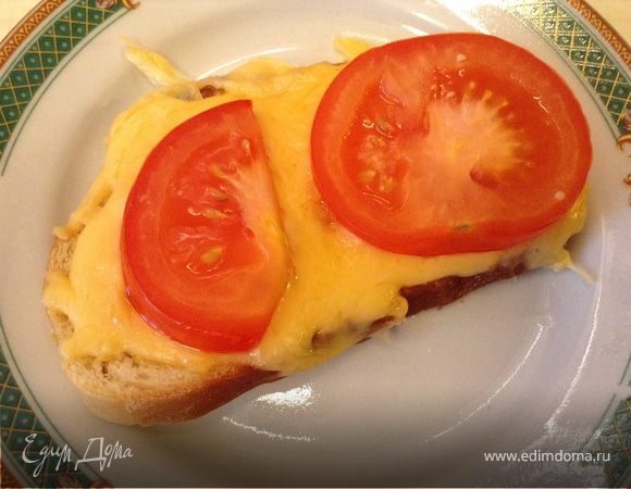 Горячие бутерброды с колбасой и сыром в духовке — рецепт с фото пошагово