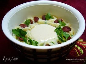 Теплый салат из картофельного пюре с чоризо
