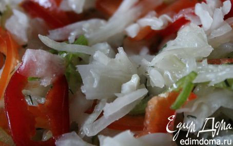 Рецепт Зимний салат из квашеной капусты с болгарским перцем