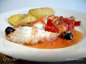 Рыбка, запеченная в томатном соусе с маслинами и каперсами