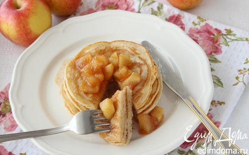 Рецепт Овсяные панкейки с яблочным топпингом