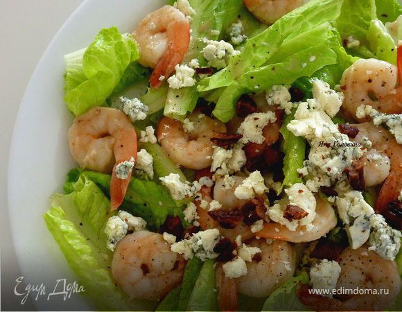 Рецепт от Gastromall: Легкий салат с авокадо, креветками и чипсами