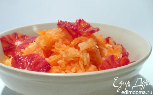 Рецепт Легкий салат из сырой морковки с яблоком и красным апельсином