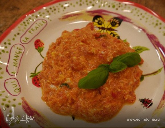 Яичница с помидорами и базиликом — рецепт с фото пошагово