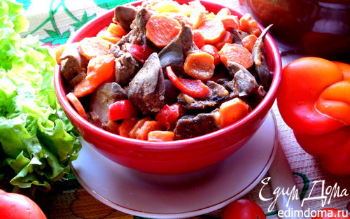 Рецепт Печень в горшочке в сметанно-томатном соусе с овощами
