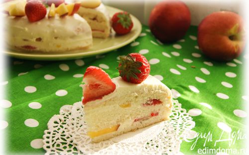 Рецепт Бисквитный фруктовый торт со сливочным кремом к празднику "День семьи, любви и верности"