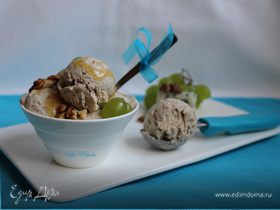 Грушевое мороженое с голубым сыром и грецкими орехами