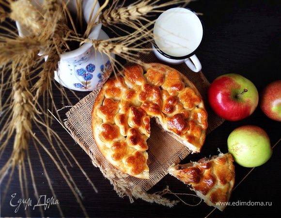Воздушный и праздничный – рецепт отрывного пирога с яблочно-коричной начинкой