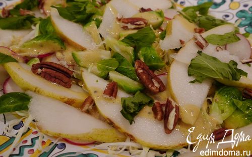 Рецепт Хрустящий капустный салат с грушей и орехами