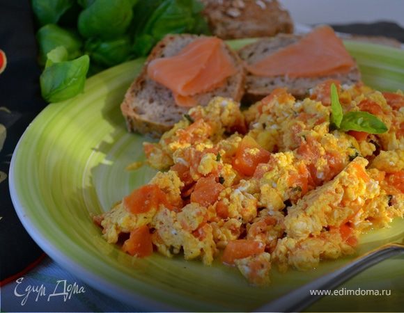 Омлет с помидорами и красным луком рецепт – Европейская кухня: Завтраки. «Еда»