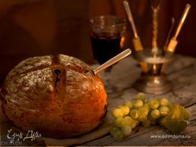 Темный хлеб на пиве с тмином и черносливом