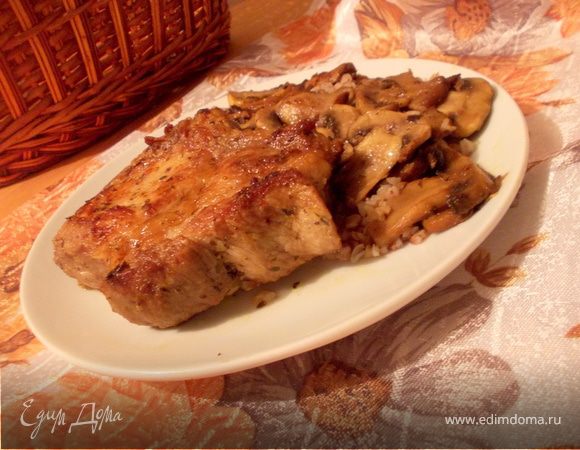 Свиная корейка с гречкой и грибами от Коте Оганезова - пошаговый рецепт с фото