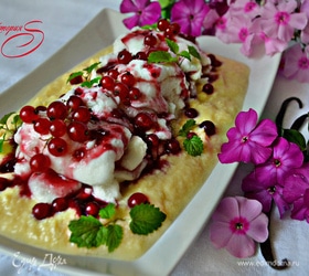 Десерт «Плавающие острова» (ILES FLOTTANTES) c ягодным соусом