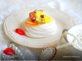Ванильный десерт "Павлова" с фруктами
