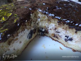 Бисквитный торт с творожно - сметанной начинкой и черносливом