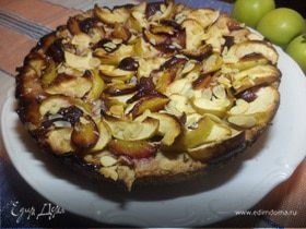 Осенний яблочно- сливовый пирог