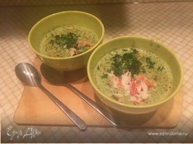 Зеленый крем-суп с крабом
