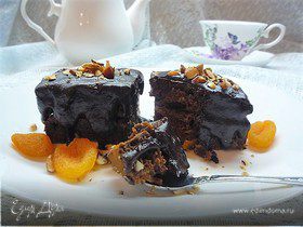Шоколадные брауни с курагой и миндалем