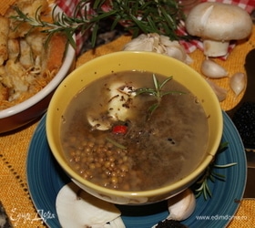 Итальянский суп из чечевицы с черным трюфелем