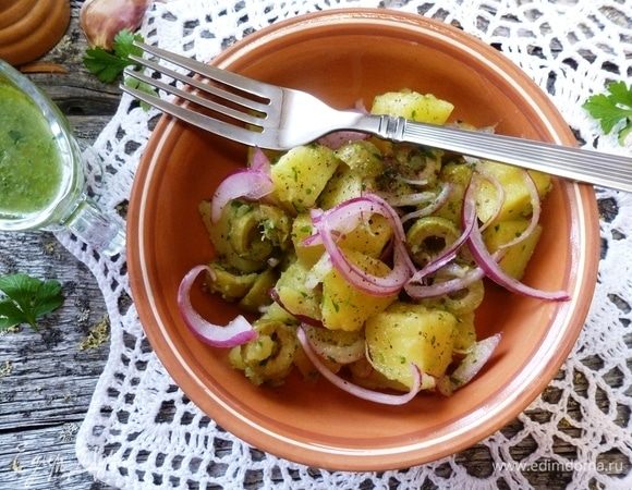 Молодой картофель с чесноком и укропом на сковороде — рецепт с фото пошагово