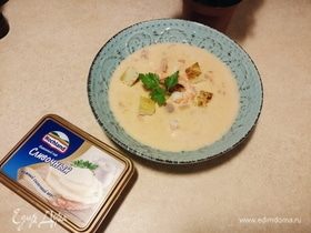 Сырный суп с томатами и креветками