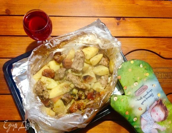 Свинина с картошкой и овощами в рукаве в духовке: 7 фото в рецепте